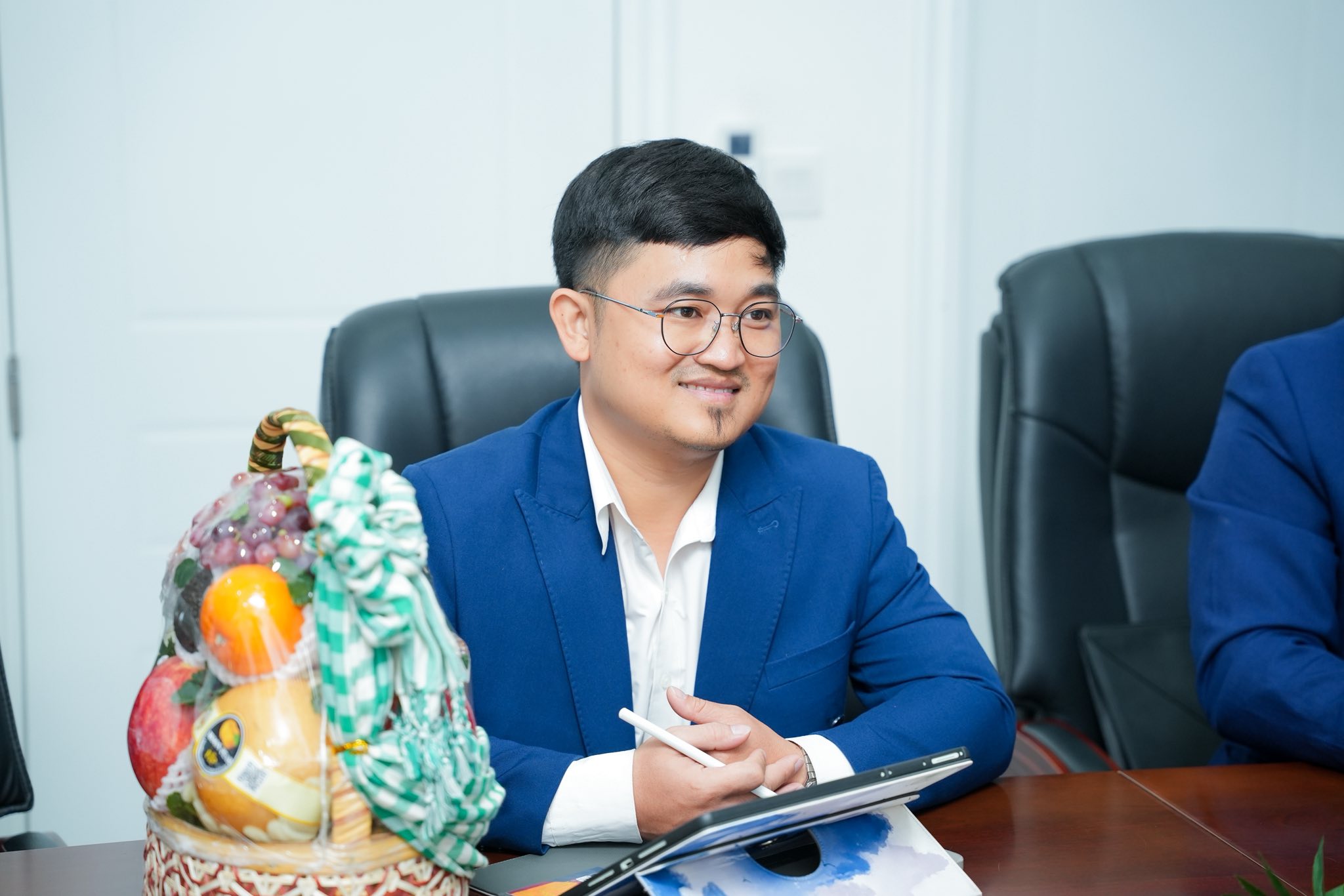 Mr. Lim Chhunleng